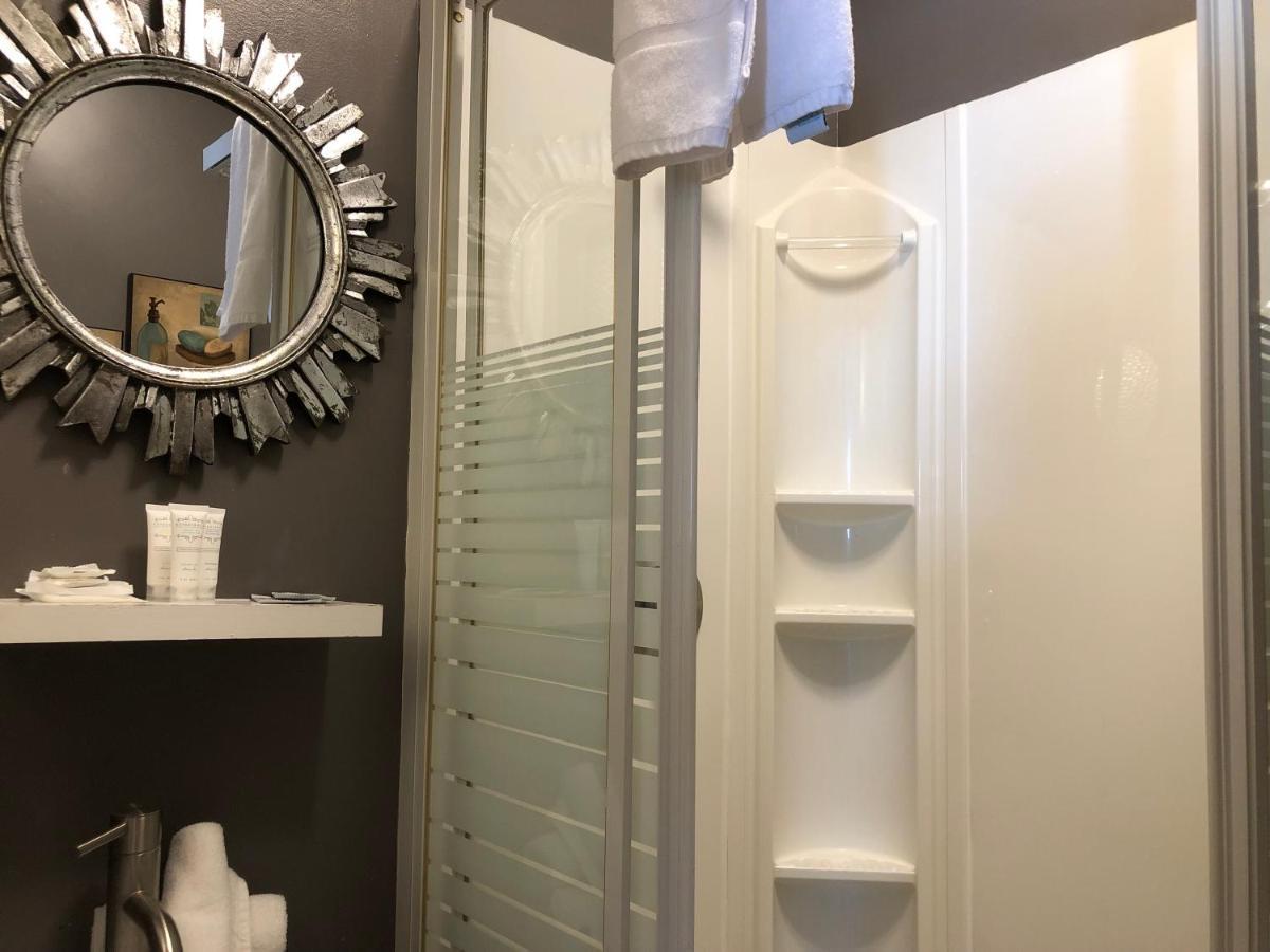 Leaside Manor Bed & Breakfast Сент Джонс Екстериор снимка