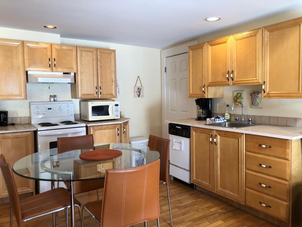 Leaside Manor Bed & Breakfast Сент Джонс Екстериор снимка