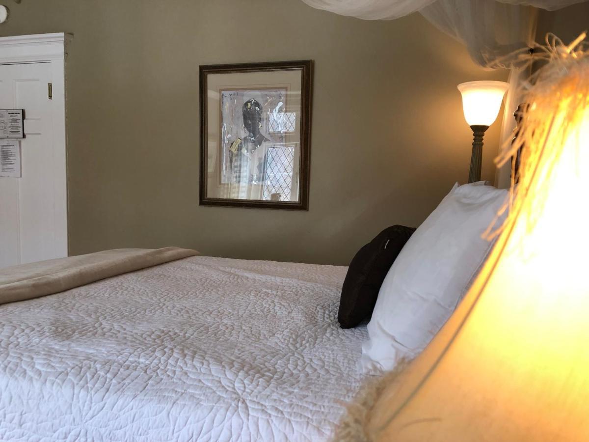 Leaside Manor Bed & Breakfast Сент Джонс Екстериор снимка
