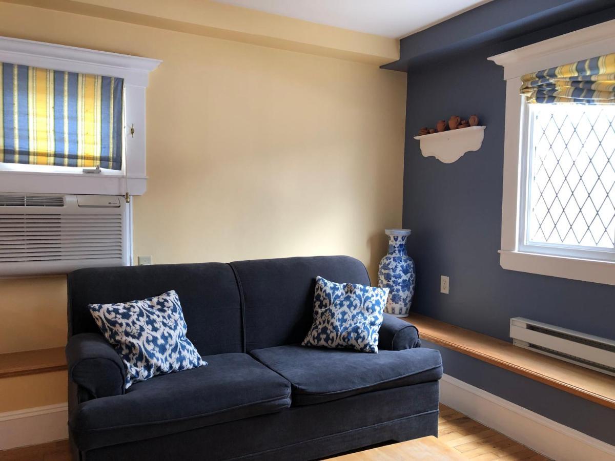 Leaside Manor Bed & Breakfast Сент Джонс Екстериор снимка